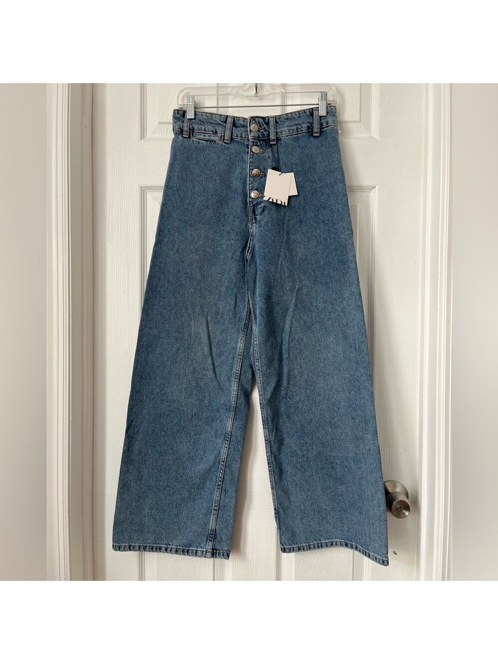 Zara button fly High-Waisted Wide Leg cropped Jeans size 6